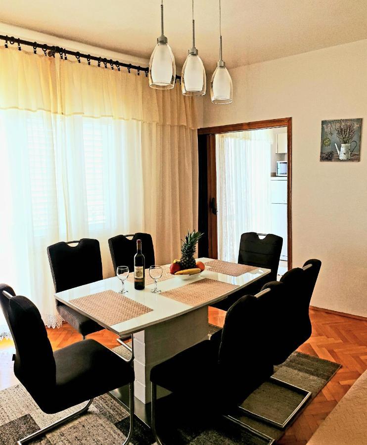 Apartments Tony Stanici - Omiš Eksteriør billede